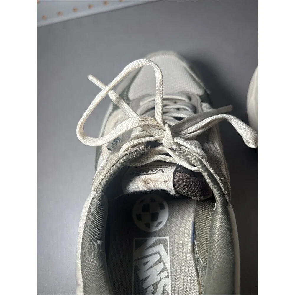 Vans UltraRange Neo VR3 Shoes Mens Sz 7 Womens Sz 8.5 White Green Cream Sneakers